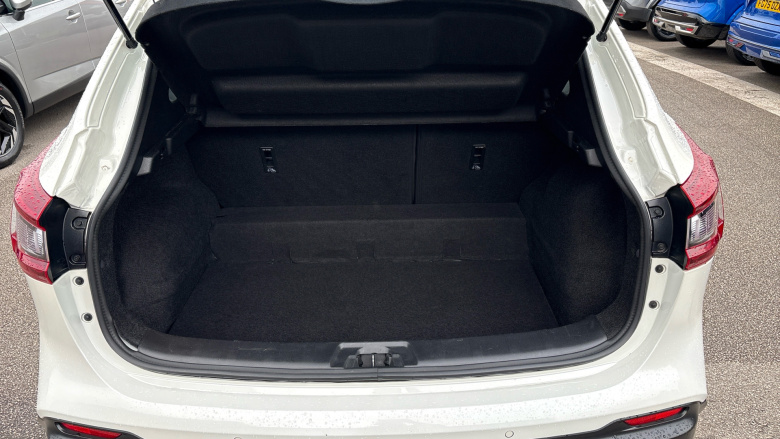 Nissan Qashqai 1.3 DiG-T Acenta Premium 5dr Petrol Hatchback